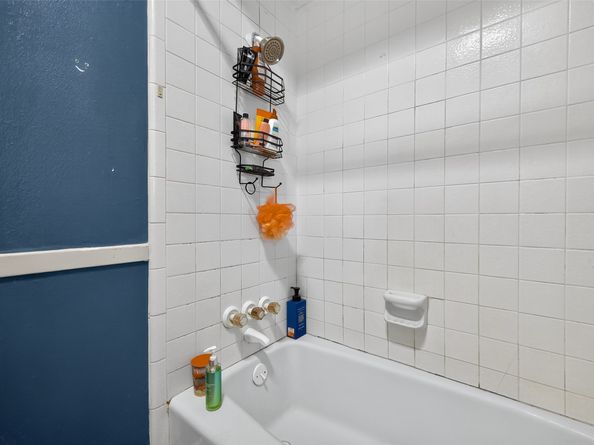 4907 Sabrina Drive, Houston TX 77066