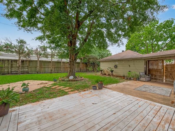 4907 Sabrina Drive, Houston TX 77066
