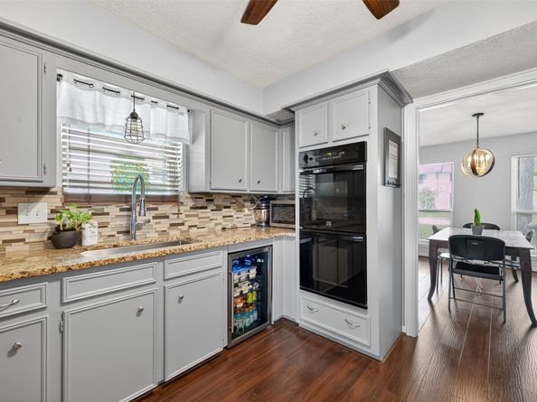 4907 Sabrina Drive, Houston TX 77066