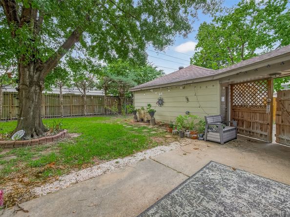 4907 Sabrina Drive, Houston TX 77066