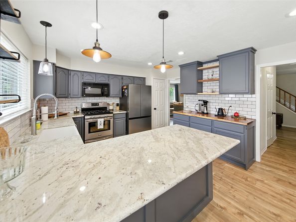 115 Regency Way, Conroe TX 77304