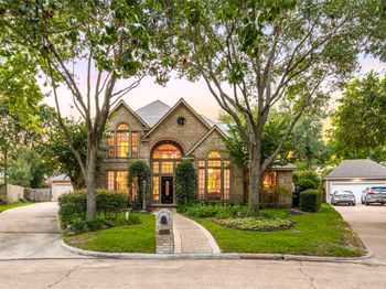 8631 Asprey Court
