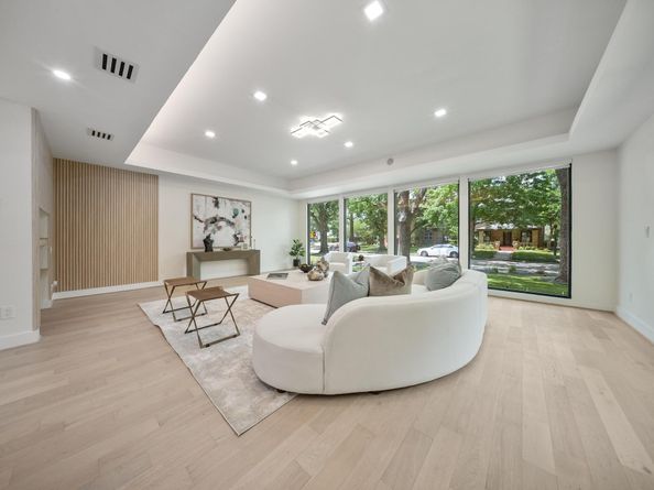 2135 Quenby Street, Houston TX 77005