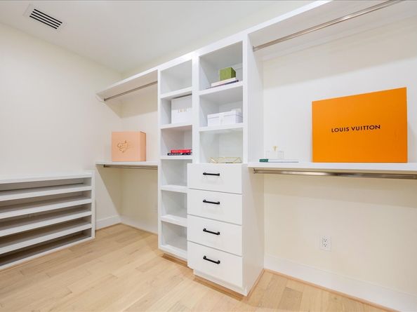 2135 Quenby Street, Houston TX 77005