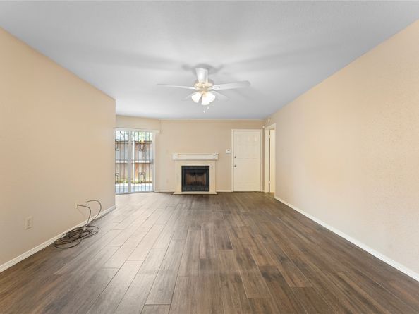 10871 Braes Bend Drive, Houston TX 77071