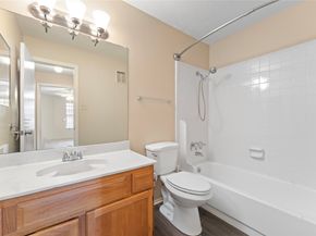 10871 Braes Bend Drive, Houston TX 77071