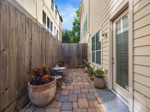 5719 Kansas Street, Houston TX 77007