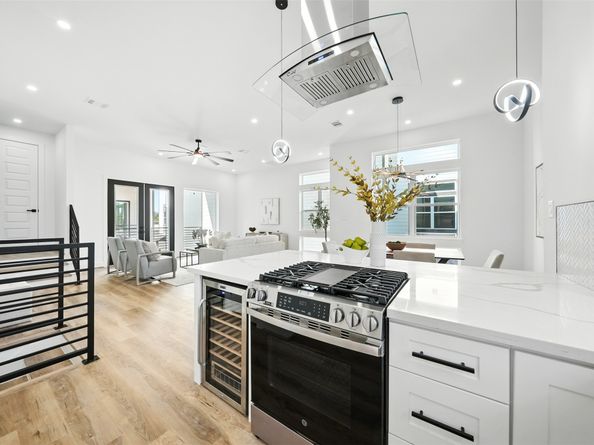 1913 Hoskins Drive H, Houston TX 77080