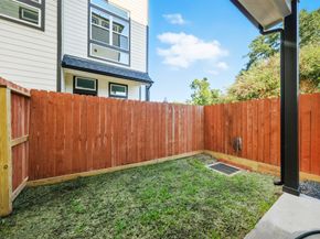 1913 Hoskins Drive H, Houston TX 77080