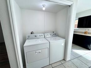 9901 Sharpcrest Street M6, Houston TX 77036