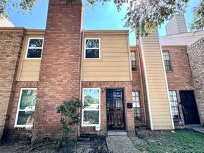 9901 Sharpcrest Street M6, Houston TX 77036