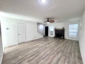 9901 Sharpcrest Street M6, Houston TX 77036