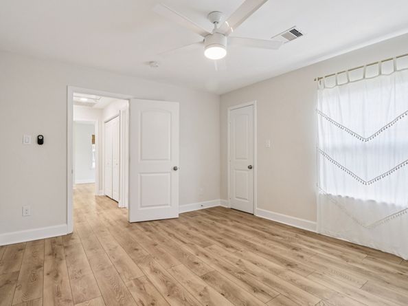 822 Avenue Of Oaks Street, Houston TX 77009