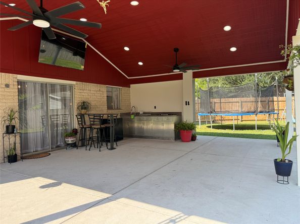 9022 Indian River Drive, Houston TX 77088