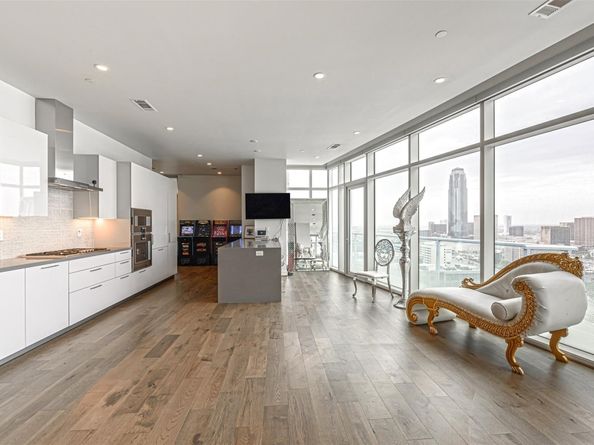 4521 San Felipe Street 2104, Houston TX 77027