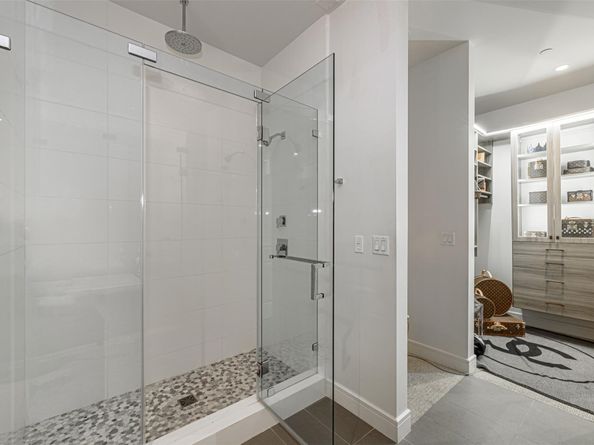 4521 San Felipe Street 2104, Houston TX 77027