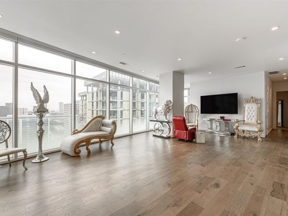 4521 San Felipe Street 2104, Houston TX 77027