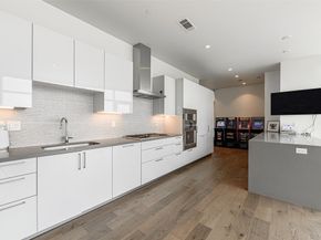 4521 San Felipe Street 2104, Houston TX 77027