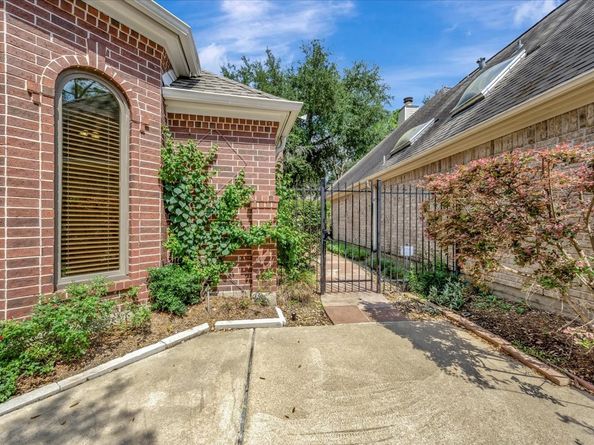 2034 Park Grand Road, Houston TX 77062