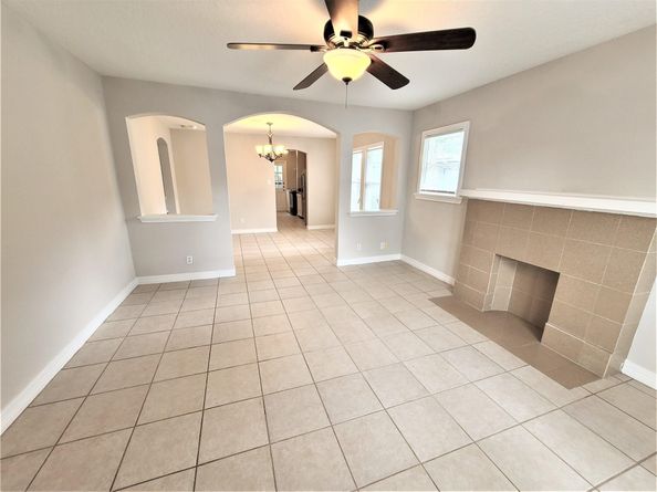 5009 N Main Street, Houston TX 77009