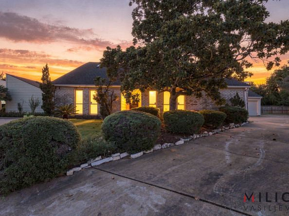 14102 Woodnook Drive, Houston TX 77077