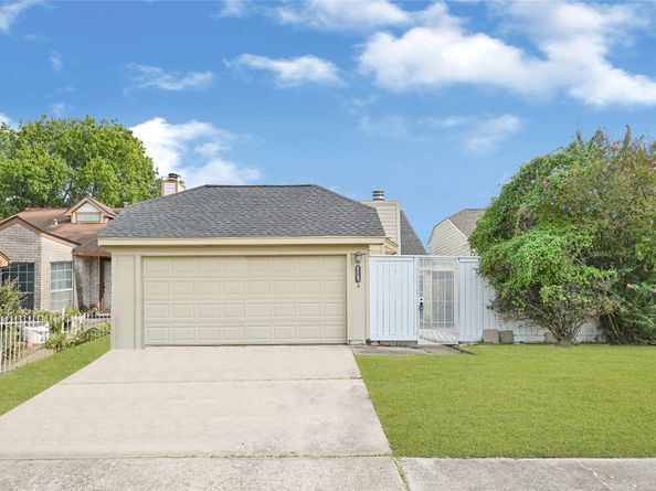 11878 Fairpoint Drive, Houston TX 77099