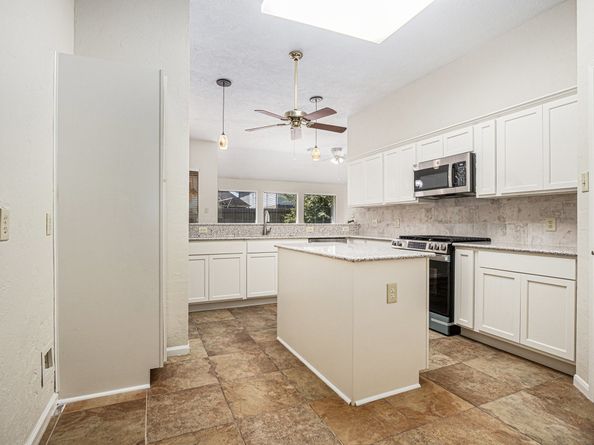 4303 Alysheba, Friendswood TX 77546