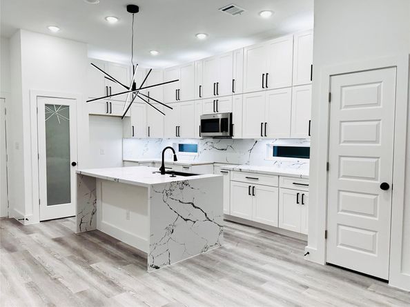 610 E 41st Street A  B, Houston TX 77022