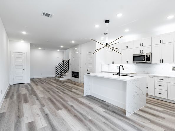 610 E 41st Street A  B, Houston TX 77022