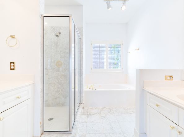 4720 Post Oak Timber 23, Houston TX 77056