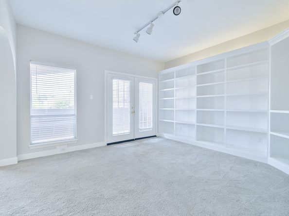 4720 Post Oak Timber 23, Houston TX 77056