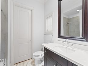 1304 Castle Court A, Houston TX 77006