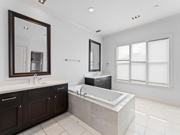 1304 Castle Court A, Houston TX 77006