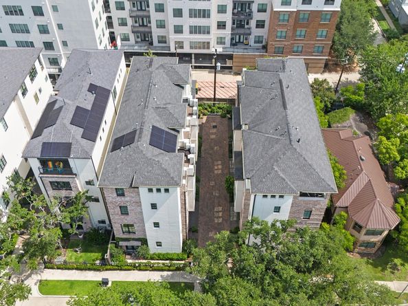 1304 Castle Court A, Houston TX 77006