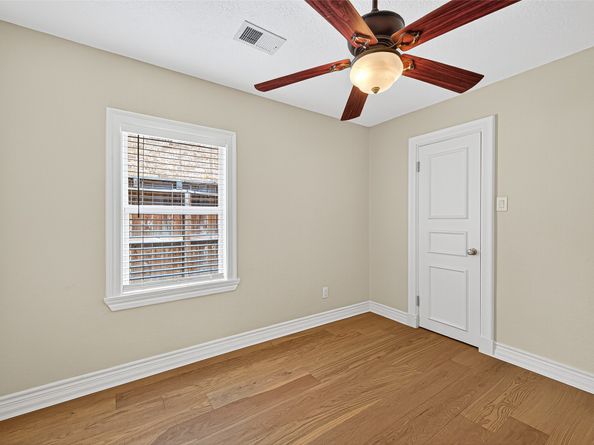 1609 Cheshire Lane, Houston TX 77018