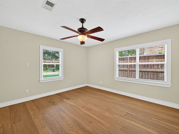 1609 Cheshire Lane, Houston TX 77018