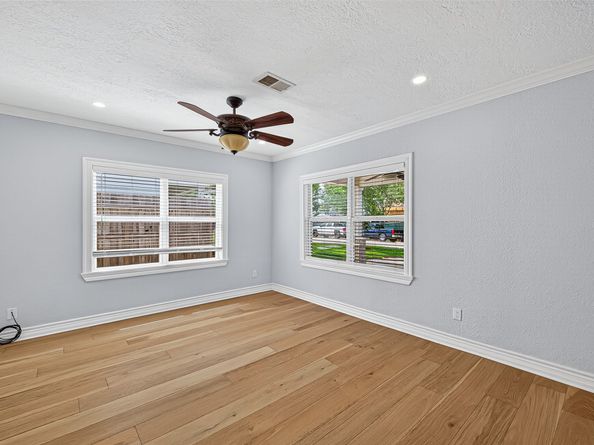 1609 Cheshire Lane, Houston TX 77018