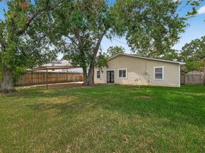 1609 Cheshire Lane, Houston TX 77018