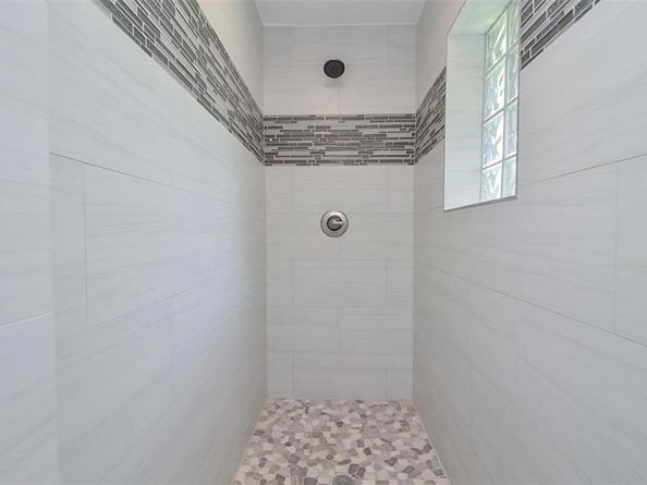 4914 Glenmeadow Drive, Houston TX 77096