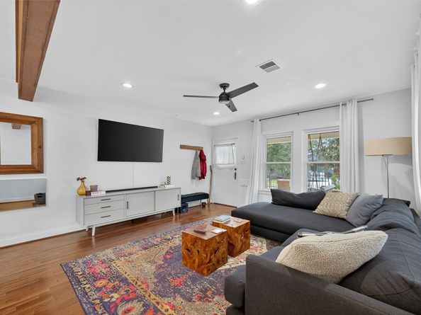 4215 Dallas Street, Houston TX 77023