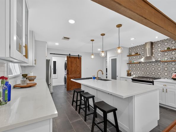 4215 Dallas Street, Houston TX 77023