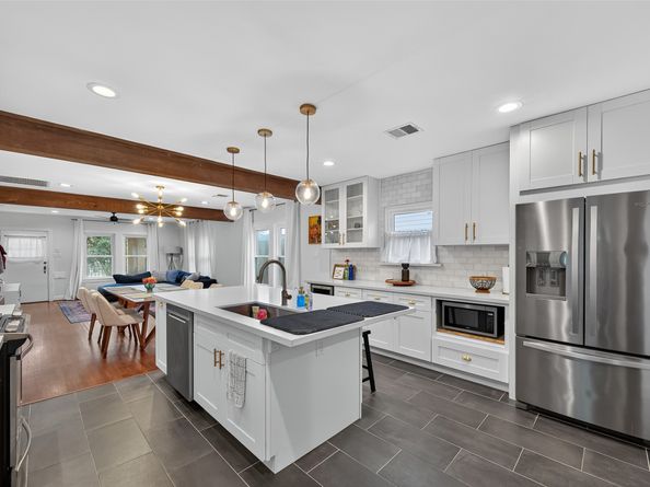 4215 Dallas Street, Houston TX 77023
