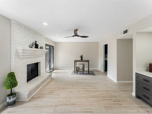 9425 Fondren Road, Houston TX 77074