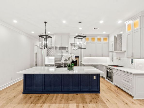 1024 Waverly Street, Houston TX 77008