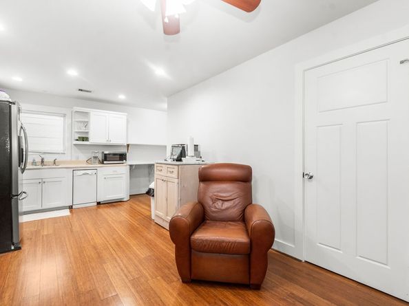 1024 Waverly Street, Houston TX 77008