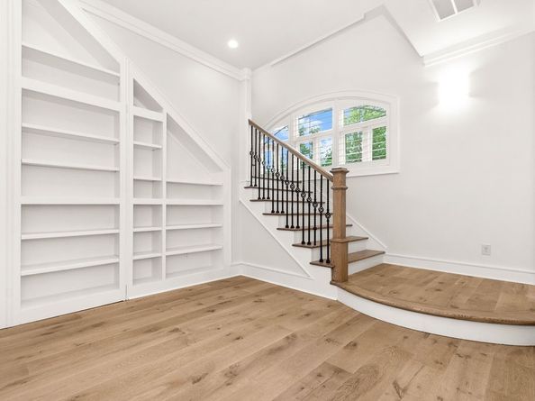 1024 Waverly Street, Houston TX 77008