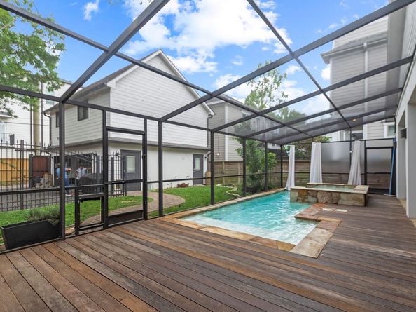 1024 Waverly Street, Houston TX 77008