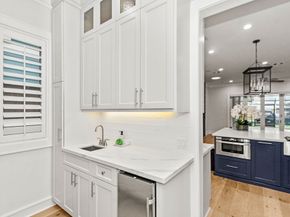 1024 Waverly Street, Houston TX 77008