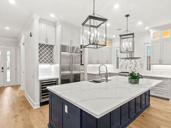 1024 Waverly Street, Houston TX 77008