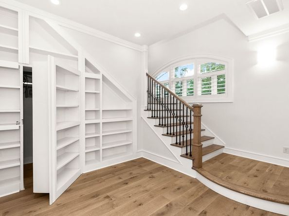 1024 Waverly Street, Houston TX 77008